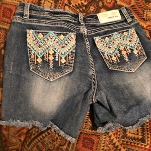 Grace in LA jean embroidered shorts